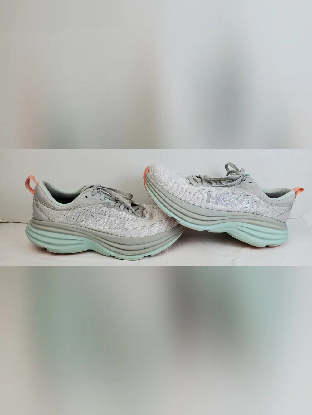 Hoka Womens Bondi 8 Stardust Aqua Breeze Running Shoes READ - Size 8 - GUC
